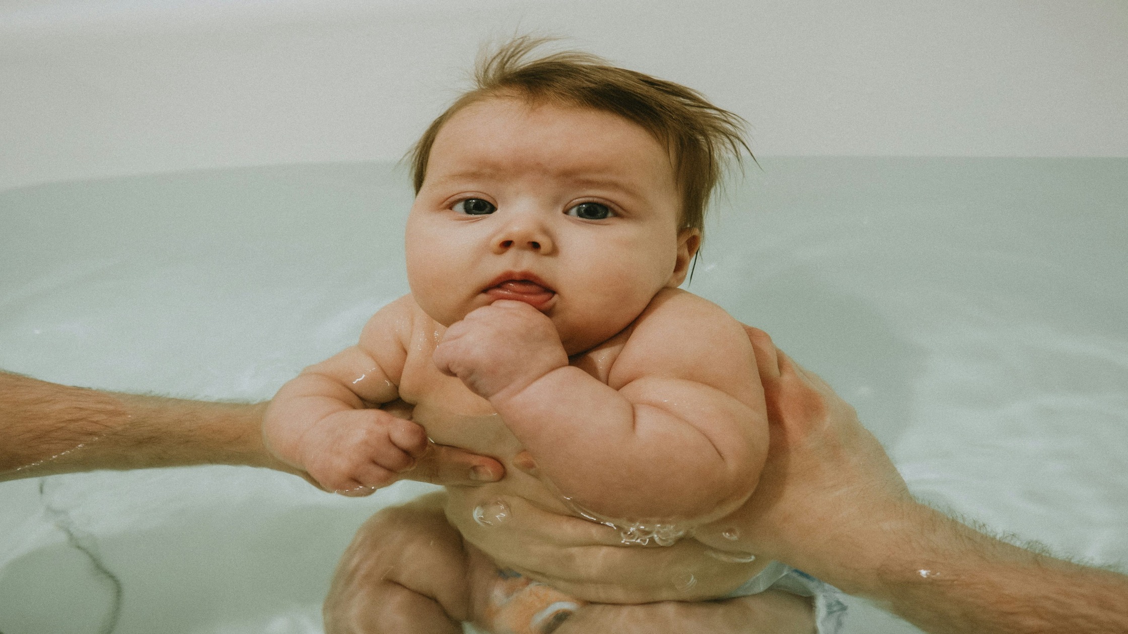 Hãy biến giờ tắm của bé thành một thời gian vui vẻ.