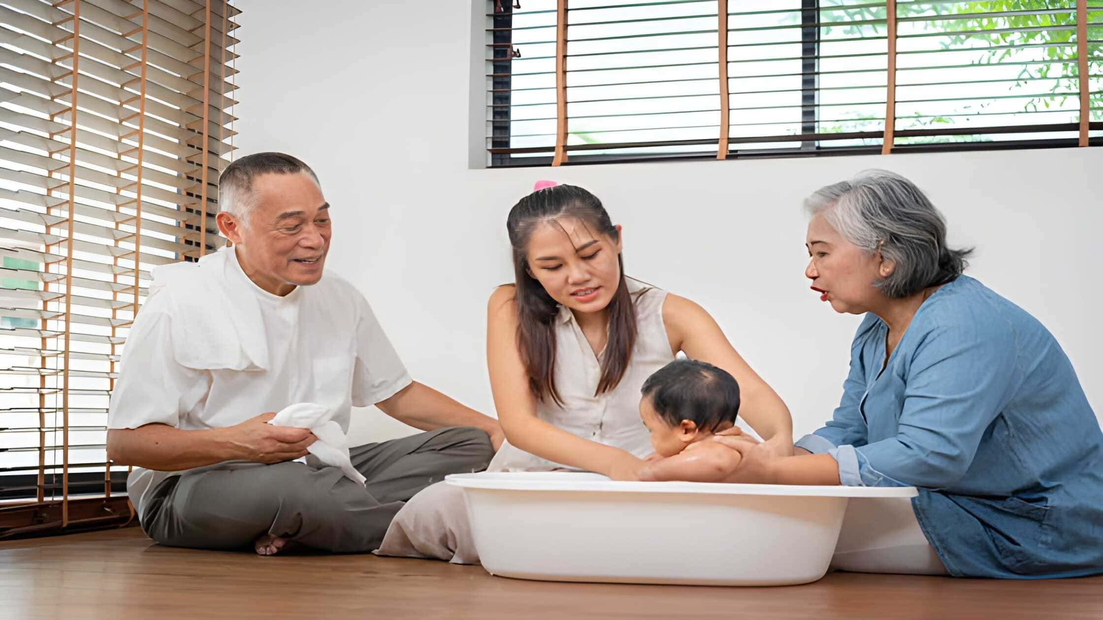 Kỹ thuật nói chậm và rõ ràng (speech shadowing) giúp kích thích bé tập nói.