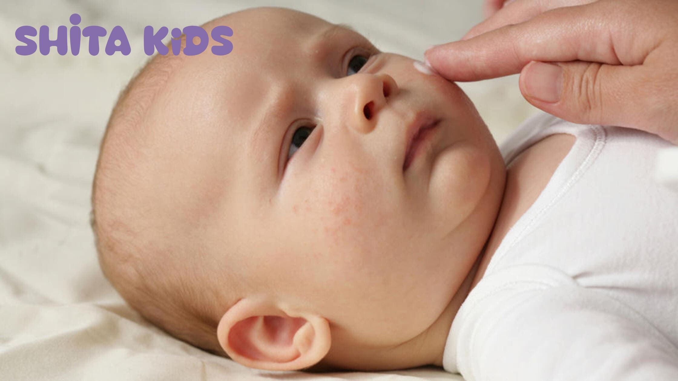 Cấu trúc da trẻ sơ sinh mỏng hơn người lớn 30% nên dễ mất nước trong thời tiết hanh khô.