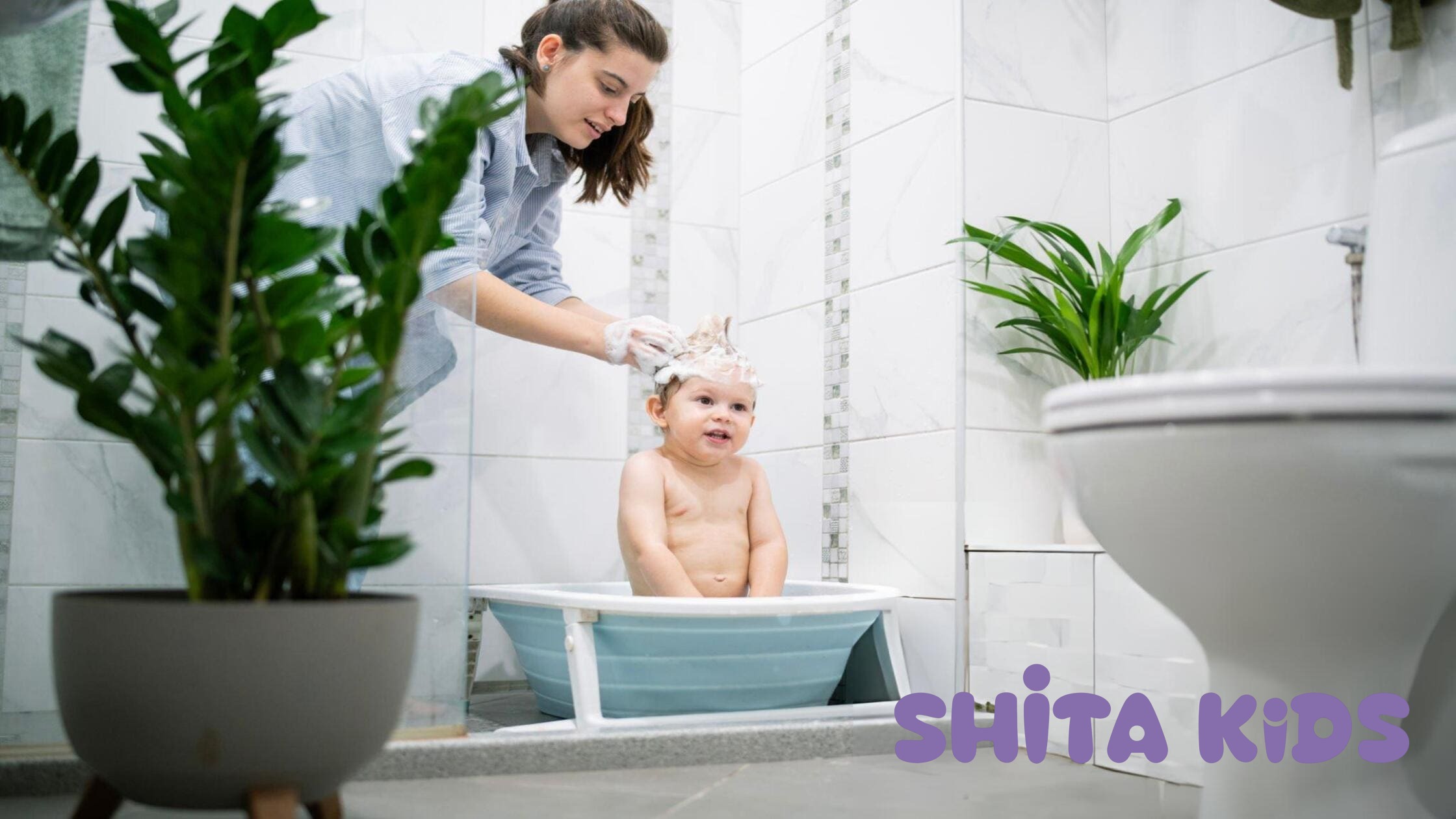 Sự thay đổi độ pH da do amoniac trong nước tiểu là nguyên nhân chính khiến mẹ lo lắng trẻ bị hăm tã tắm gì.
