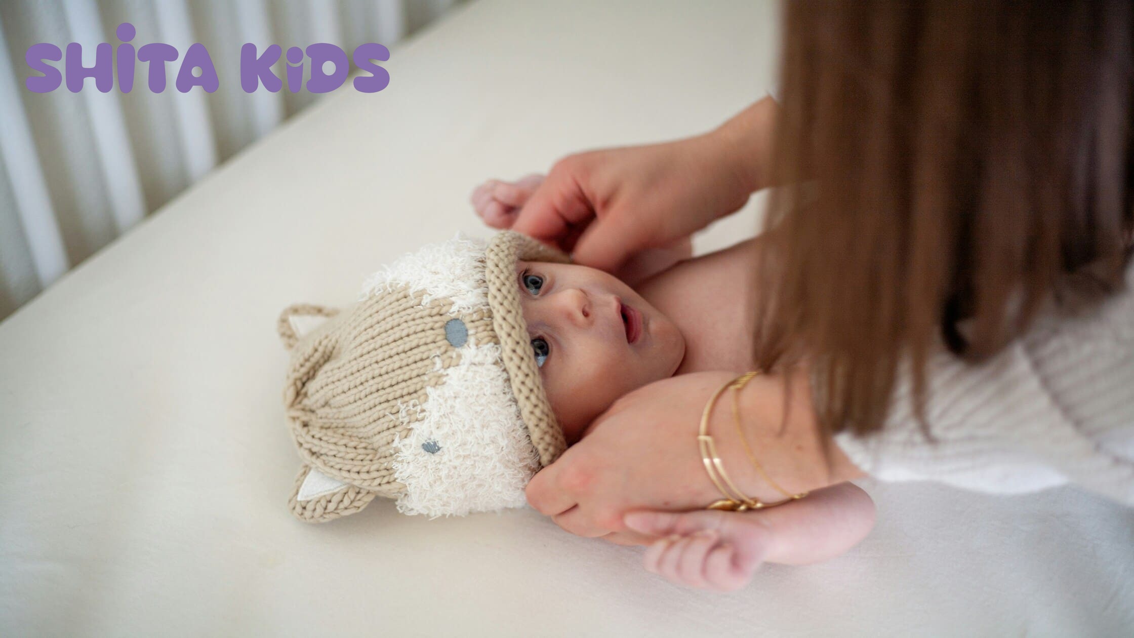 Vết nứt nẻ trên má là cửa ngõ để vi khuẩn xâm nhập gây viêm da nếu không được chăm sóc đúng cách.