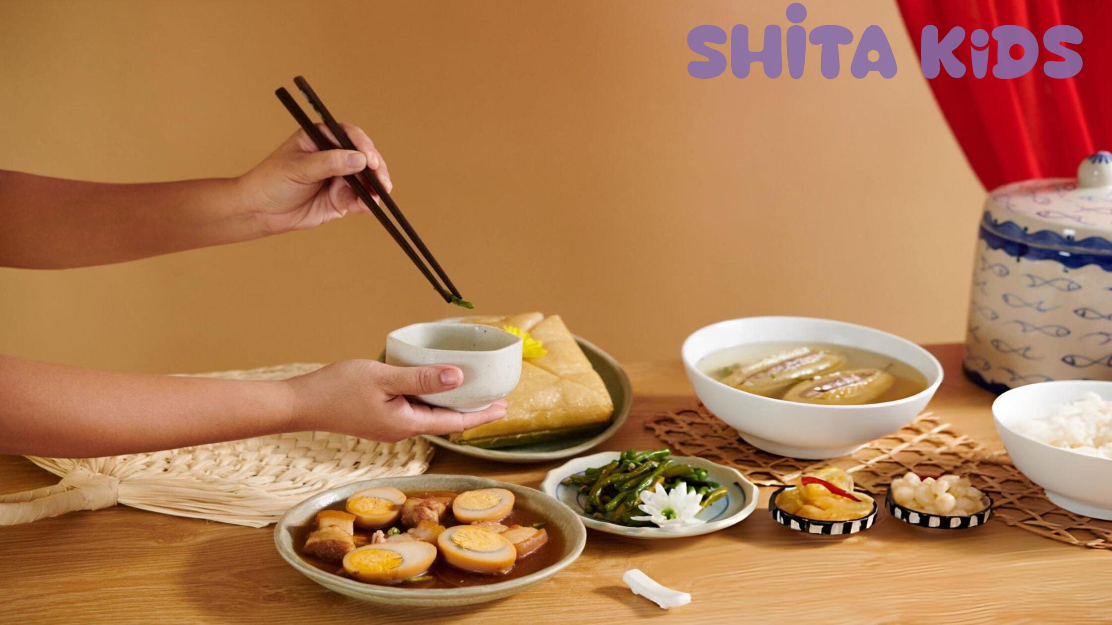 Tác động của việc thay đổi lịch sinh hoạt và di chuyển nhiều đến nếp ăn dặm của bé dịp Tết.