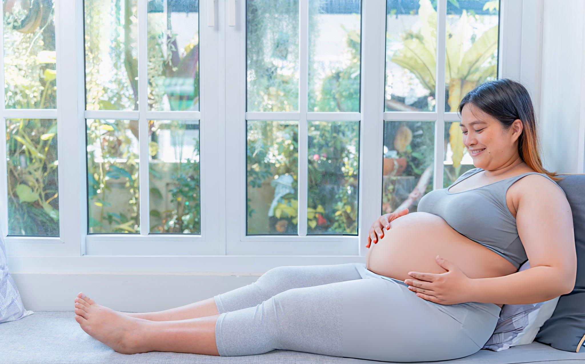 Nguy cơ nhiễm khuẩn đường ruột và ngộ độc thực phẩm từ đồ ăn sống tái ảnh hưởng đến sự phát triển của phôi.