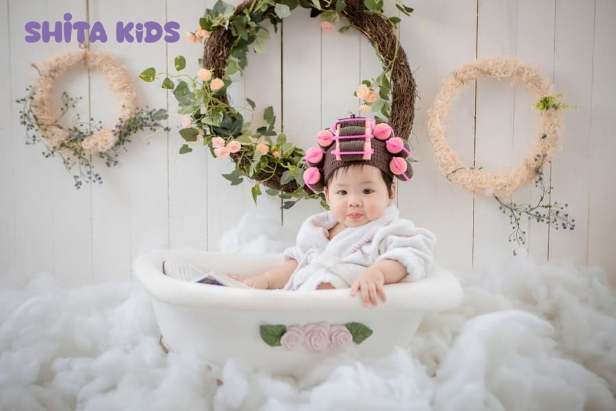 Kỹ thuật massage bụng theo chiều kim đồng hồ giúp trẻ trị táo bón nhanh.