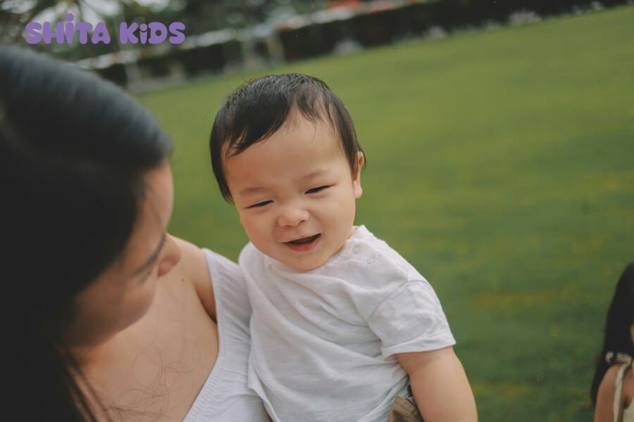 Tần suất tắm cho bé mùa hè lý tưởng là mỗi ngày một lần.