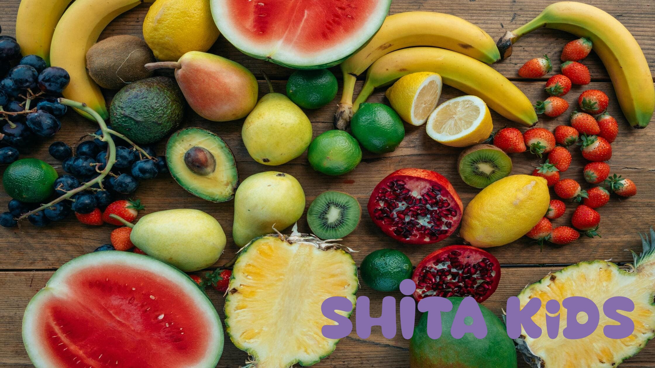 Em bé sơ sinh bú sữa mẹ khỏe mạnh