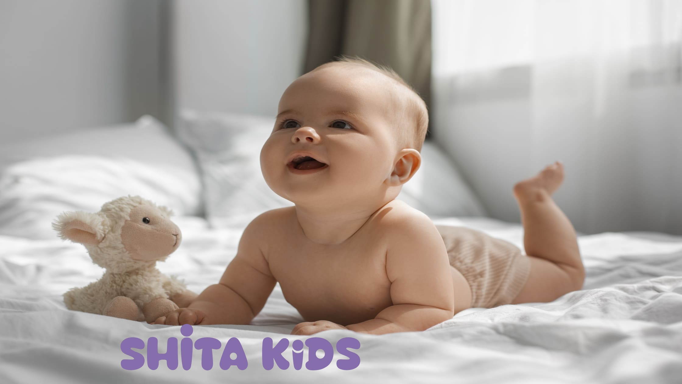 Bé sơ sinh 3 tháng tuổi tự nhấc đầu khi nằm sấp — dấu hiệu sắp biết lật