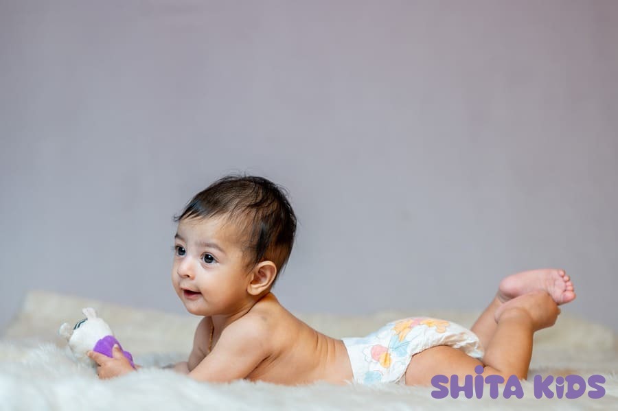Bé thoải mái nằm vì không bị rôm sảy